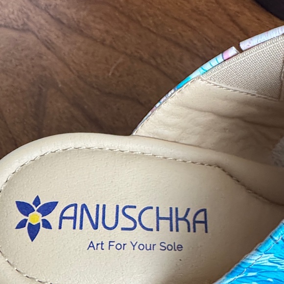 Anuschka Women's Bird and Floral Pink and Blue Mules - Picture 2 of 7